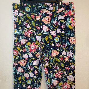 L navy floral capris NWOT